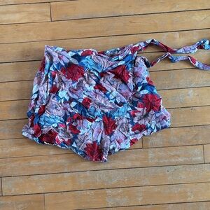 EUC Japna Women’s Floral wrap front Tie-Waist Shorts - Multicolor